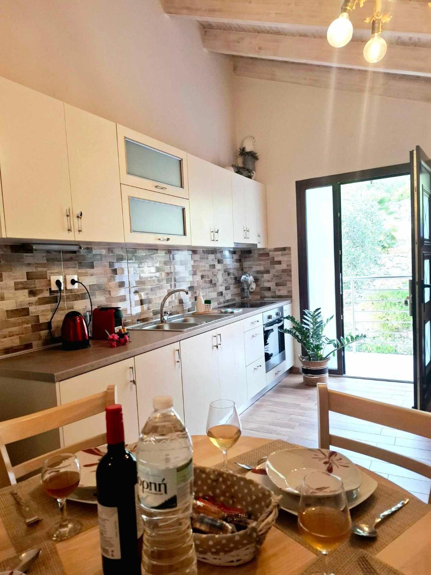 Alegria Apartments Gaios Bilik gambar